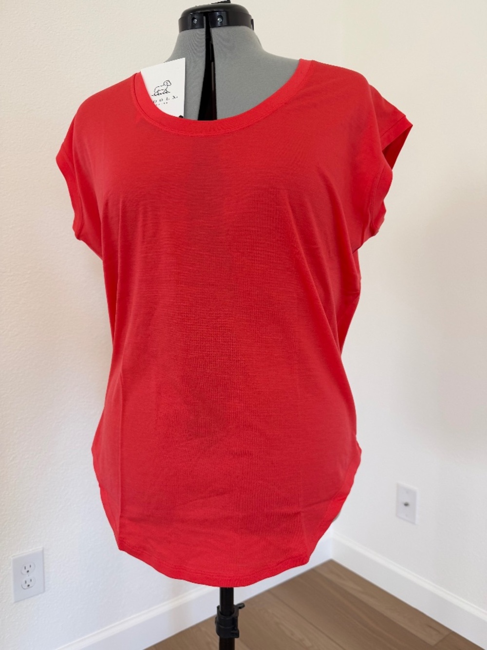 NWT women’s Bright Red Woolx Merino Medium T-Shirt